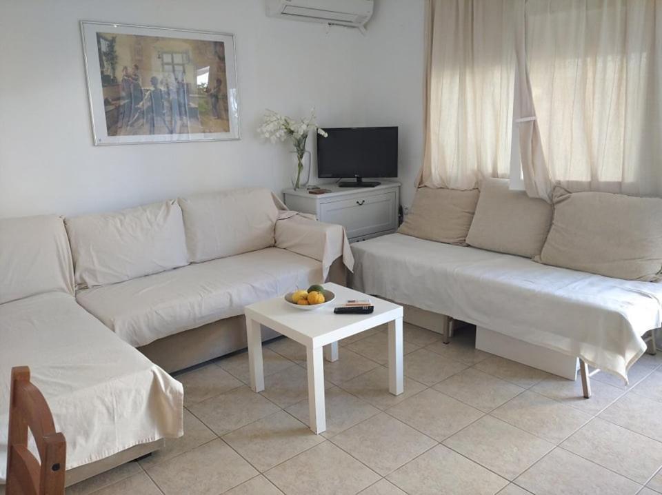 Apartamento Δεσποινα Néa Péramos Exterior foto